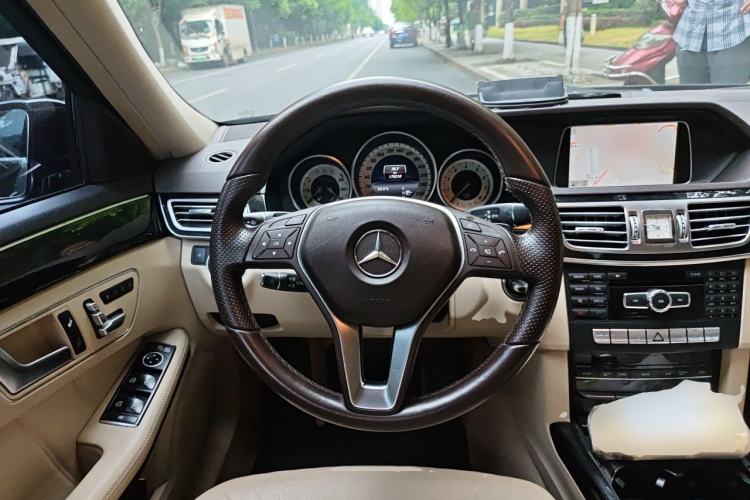 Used Mercedes-Benz E-Class 2014 E 300 L Sport Edition Steering Wheel