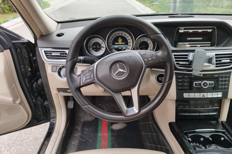 Used Mercedes-Benz E-Class 2014 E 260 L Sport Edition Steering Wheel