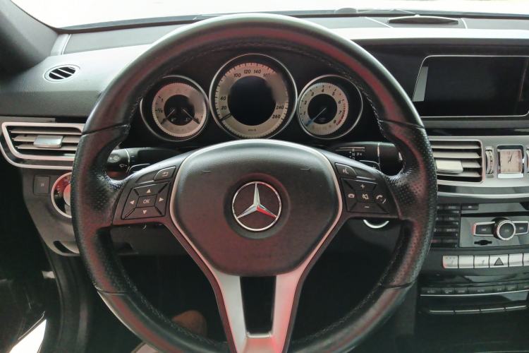 Used Mercedes-Benz E-Class 2014 Restyled E 300 L Sport Edition Steering Wheel
