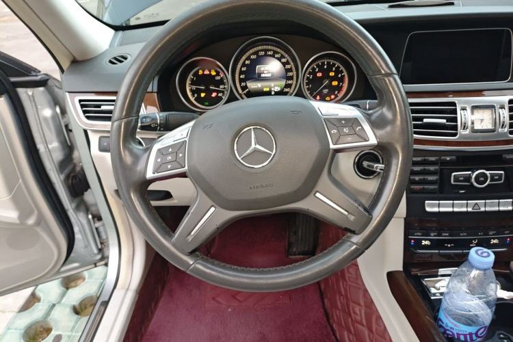 Used Mercedes-Benz E-Class 2014 E 260 L Luxury Model Steering Wheel