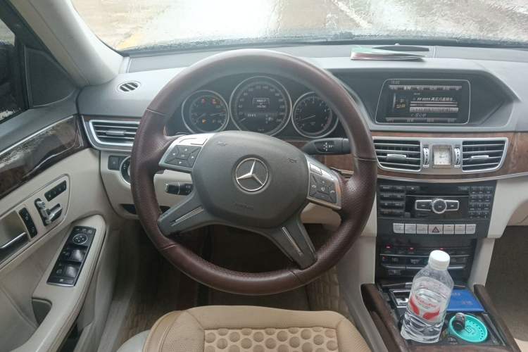 Used Mercedes-Benz E-Class 2014 Facelifted E 260 L Luxury Edition Steering Wheel