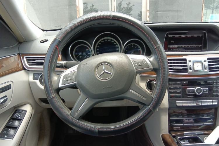 Used Mercedes-Benz E-Class 2014 Facelifted E 260 L Luxury Edition Steering Wheel