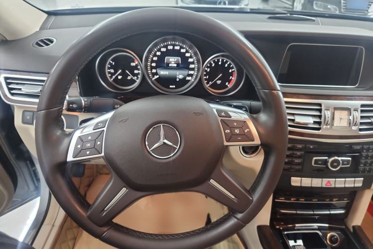 Used Mercedes-Benz E-Class 2014 E 260 L Steering Wheel