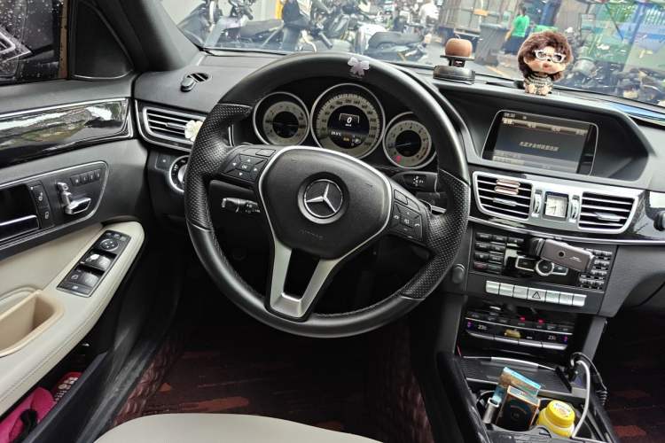 Used Mercedes-Benz E-Class 2014 Restyled E 260 L Sport Edition Steering Wheel