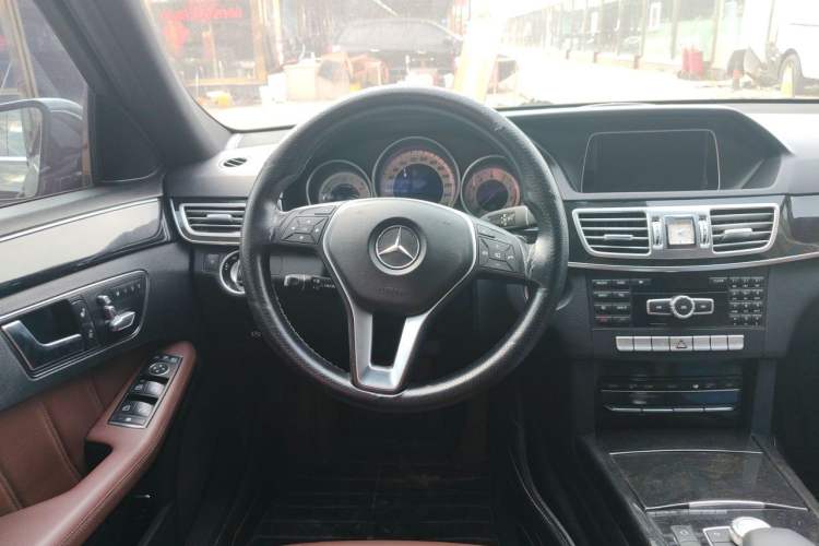 Used Mercedes-Benz E-Class 2014 Restyled E 300 L Sport Edition Steering Wheel