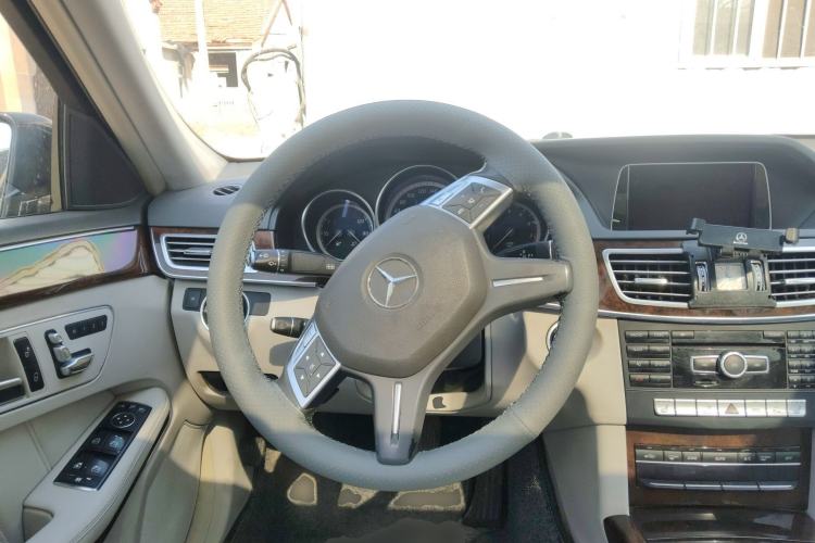 Used Mercedes-Benz E-Class 2014 E 260 L Luxury Model Steering Wheel