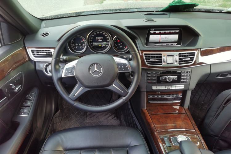 Used Mercedes-Benz E-Class 2014 E 260 L Luxury Model Steering Wheel