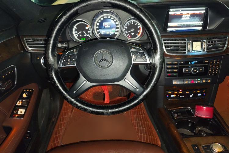Used Mercedes-Benz E-Class 2014 E 260 L Luxury Model Steering Wheel