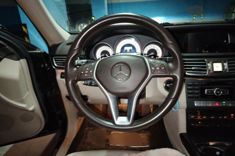 Used Mercedes-Benz E-Class 2014 E 260 L Sport Edition Steering Wheel