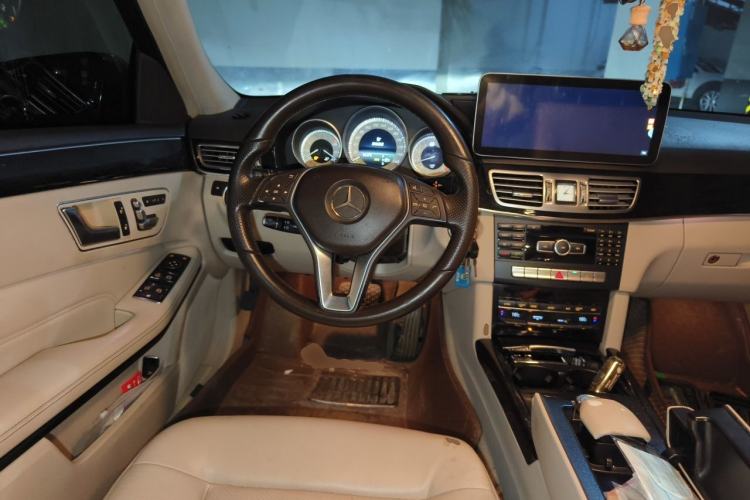 Used Mercedes-Benz E-Class 2014 E 260 L Sport Edition Steering Wheel