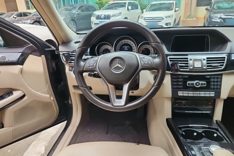 Used Mercedes-Benz E-Class 2014 E 260 L Sport Edition Steering Wheel
