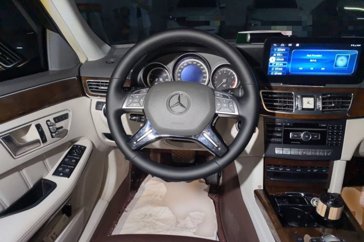 Used Mercedes-Benz E-Class 2014 Facelifted E 260 L Luxury Edition Steering Wheel