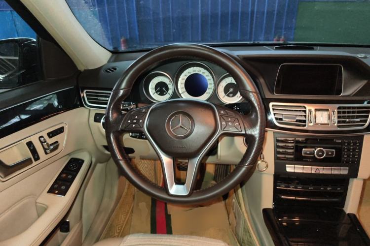 Used Mercedes-Benz E-Class 2014 E 260 L Sport Edition Steering Wheel