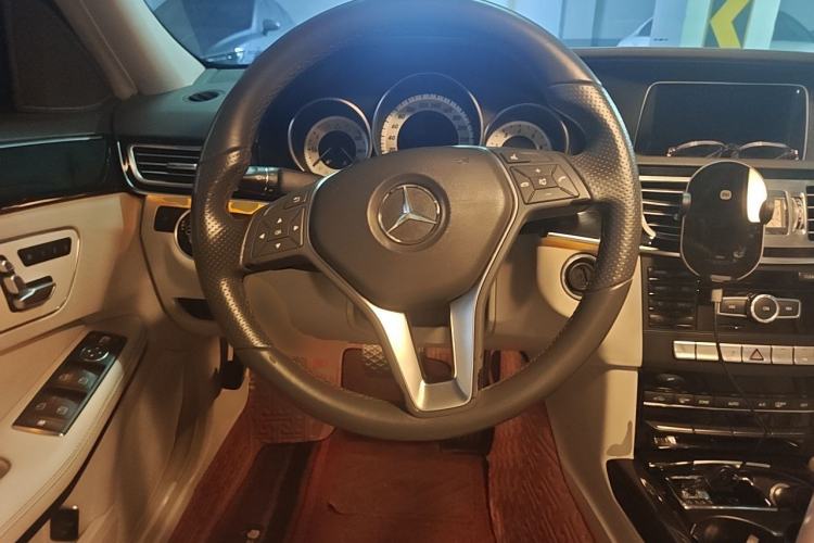 Used Mercedes-Benz E-Class 2014 E 260 L Sport Edition Steering Wheel