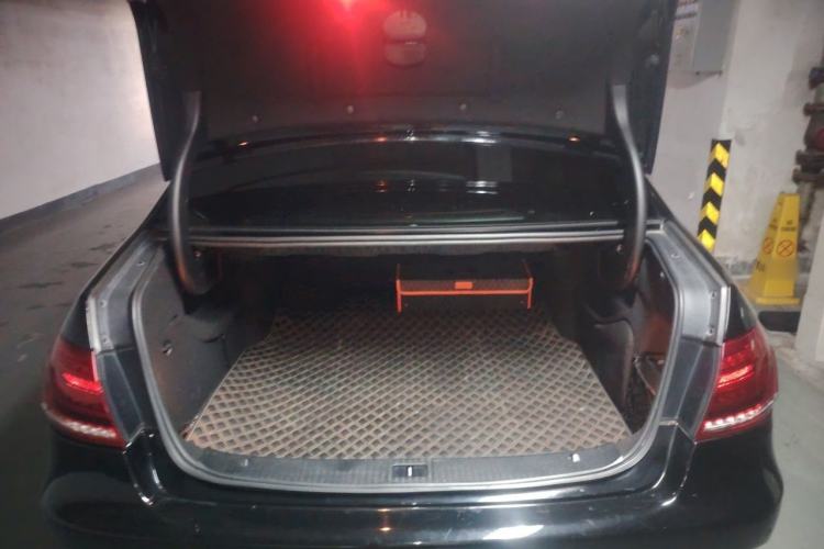 Used Mercedes-Benz E-Class 2014 Restyled E 400 L Sport Luxury Edition Trunk