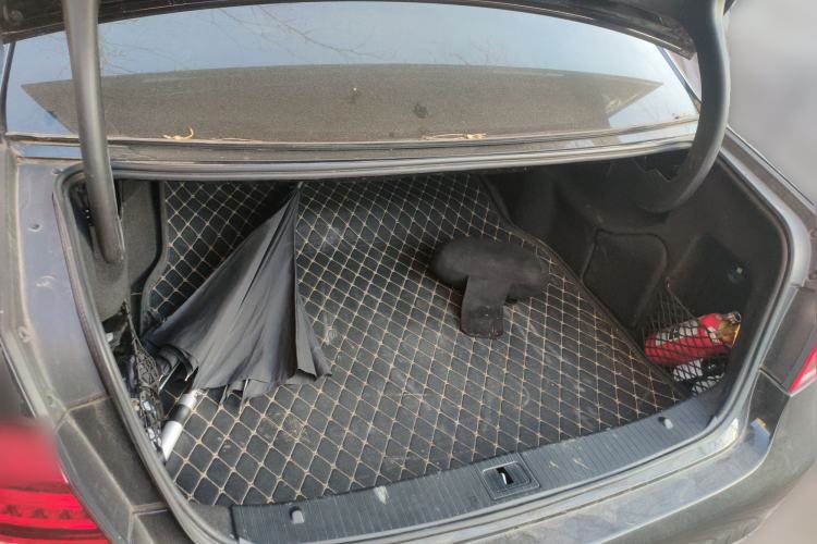 Used Mercedes-Benz E-Class 2014 E 260 L Luxury Model Trunk