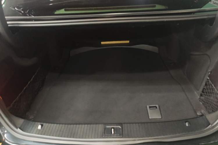Used Mercedes-Benz E-Class 2014 E 260 L Sport Edition Trunk