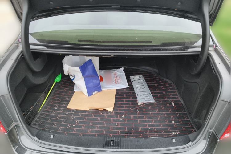 Used Mercedes-Benz E-Class 2014 E 260 L Sport Edition Trunk
