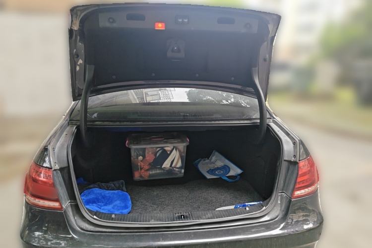 Used Mercedes-Benz E-Class 2014 E 260 L Trunk