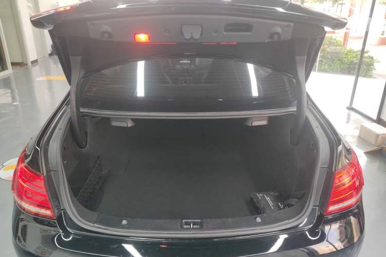 Used Mercedes-Benz E-Class 2014 E 200 Coupe Trunk