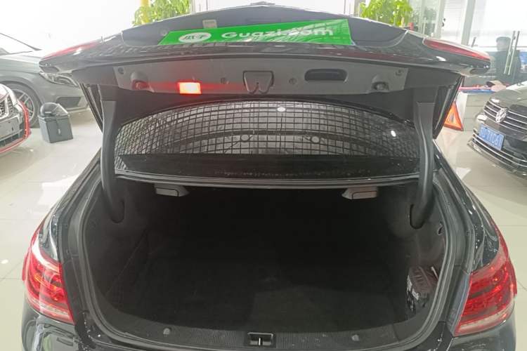 Used Mercedes-Benz E-Class 2014 E 200 Coupe Trunk
