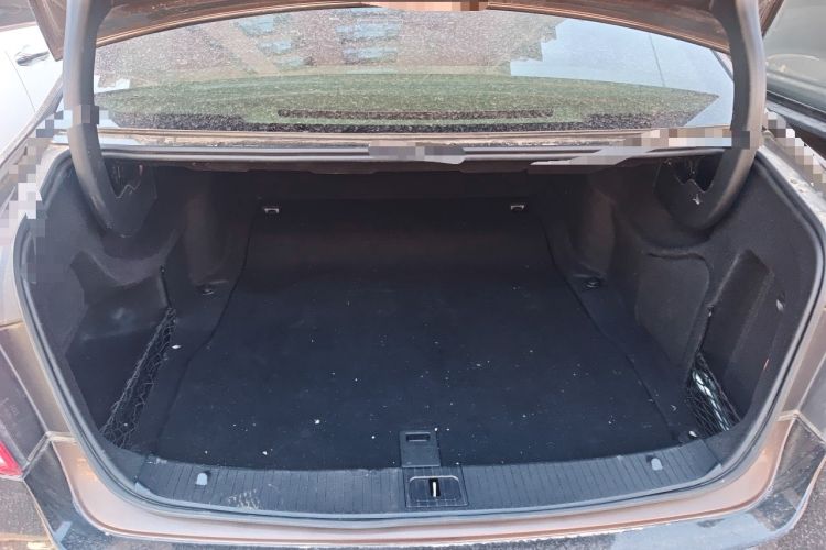 Used Mercedes-Benz E-Class 2014 E 260 L Trunk