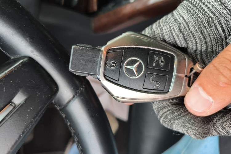 Used Mercedes-Benz E-Class 2014 Facelifted E 260 L Luxury Edition Vehicle Key