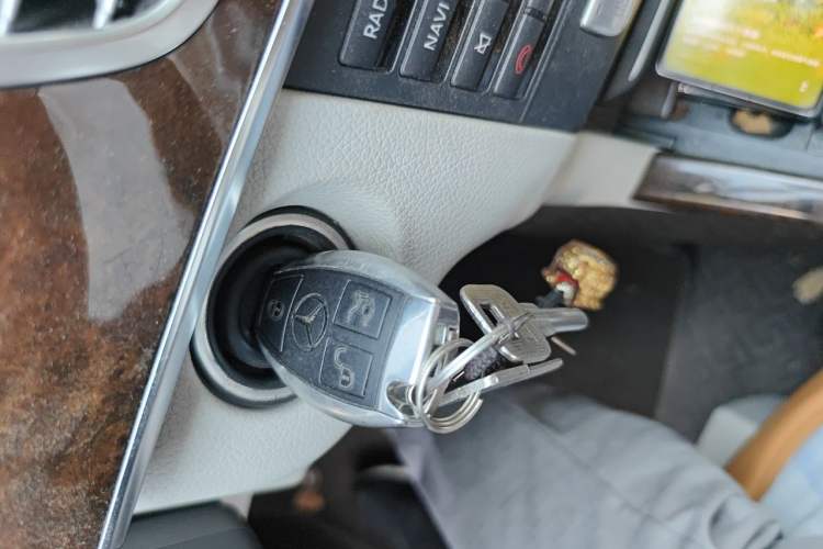 Used Mercedes-Benz E-Class 2014 E 260 L Luxury Model Vehicle Key