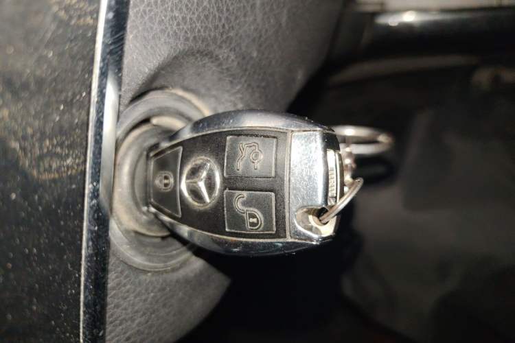 Used Mercedes-Benz E-Class 2014 E 300 L Sport Edition Vehicle Key