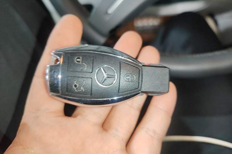 Used Mercedes-Benz E-Class 2014 E 300 L Vehicle Key