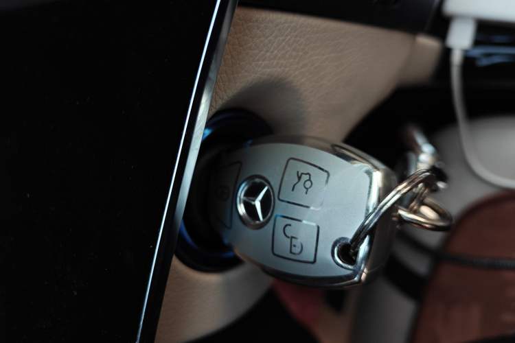 Used Mercedes-Benz E-Class 2014 Restyled E 260 L Sport Edition Vehicle Key