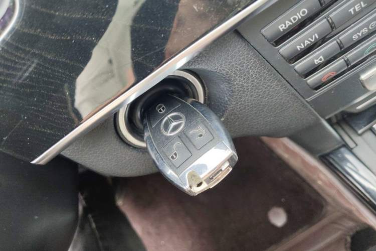 Used Mercedes-Benz E-Class 2014 Restyled E 300 L Sport Edition Vehicle Key
