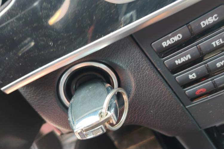 Used Mercedes-Benz E-Class 2014 Restyled E 300 L Sport Edition Vehicle Key