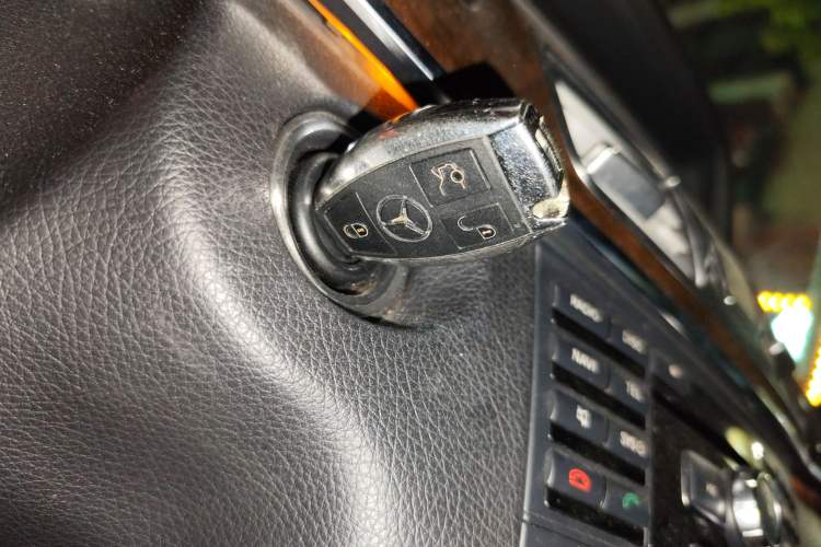 Used Mercedes-Benz E-Class 2014 E 260 L Luxury Model Vehicle Key