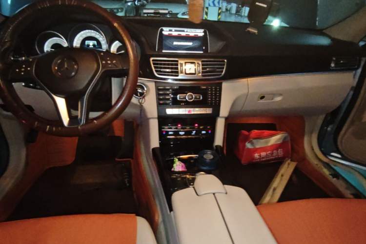 Used Mercedes-Benz E-Class 2014 Restyled E 260 L Sport Edition Audio And AC Panel