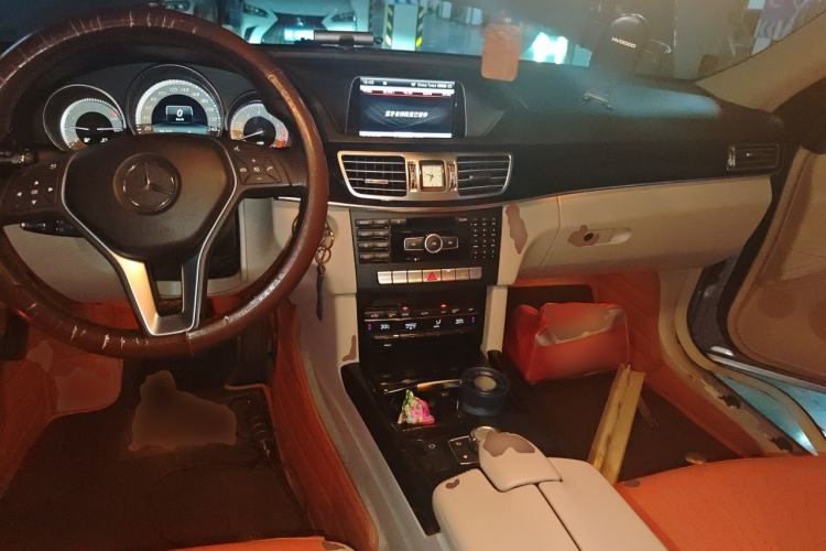 Used Mercedes-Benz E-Class 2014 Restyled E 260 L Sport Edition Center Console
