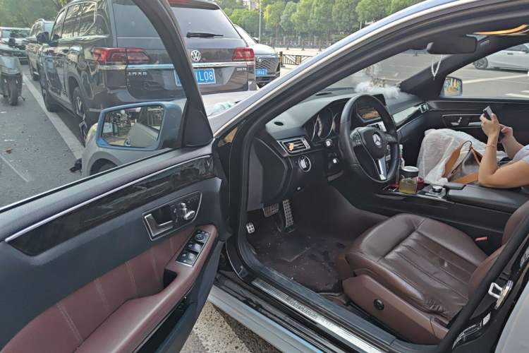 Used Mercedes-Benz E-Class 2014 E 300 L Sport Luxury Edition Driver Seat