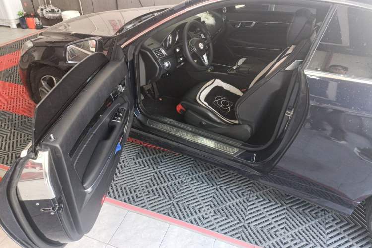 Used Mercedes-Benz E-Class 2014 E 200 Coupe Driver Seat