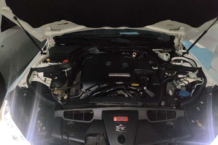 Used Mercedes-Benz E-Class 2014 E 260 Convertible Coupe Engine Bay