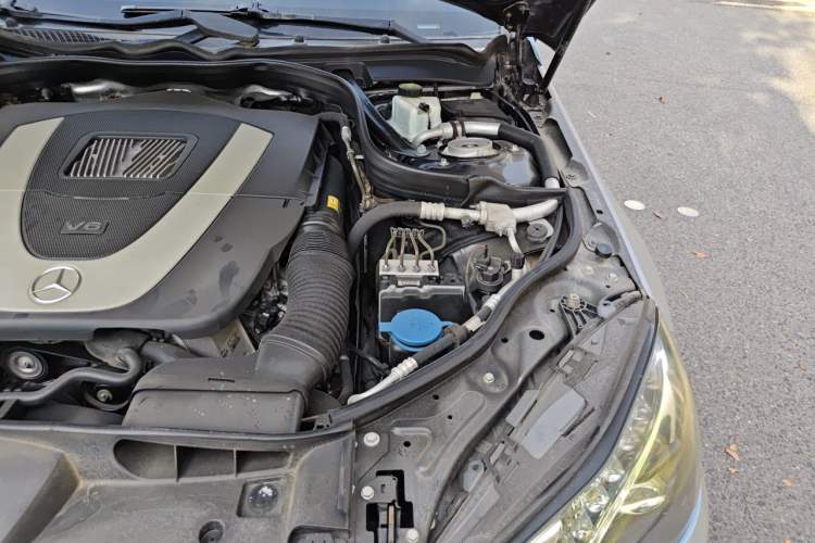 Used Mercedes-Benz E-Class 2014 E 300 L Sport Luxury Edition Engine Bay Left