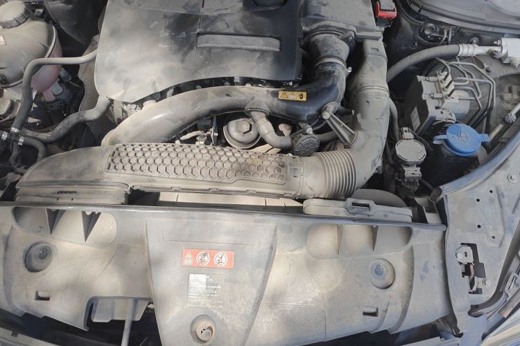 Used Mercedes-Benz E-Class 2014 E 200 Coupe Engine Bay
