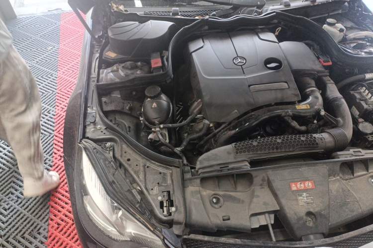 Used Mercedes-Benz E-Class 2014 E 200 Coupe Engine Bay Right