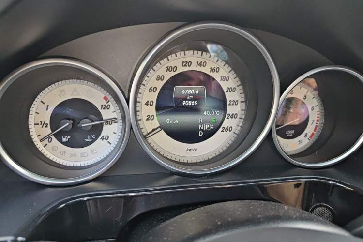 Used Mercedes-Benz E-Class 2014 E 300 L Sport Luxury Edition Odometer Close Up