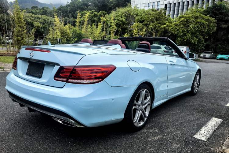 Used Mercedes-Benz E-Class 2014 E 260 Convertible Coupe Rear Right 45 Deg