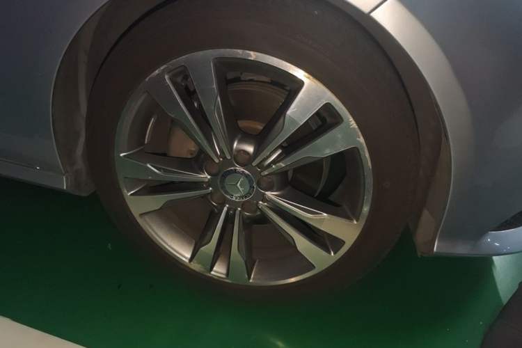 Used Mercedes-Benz E-Class 2014 Restyled E 260 L Sport Edition Right Front Wheel Hub