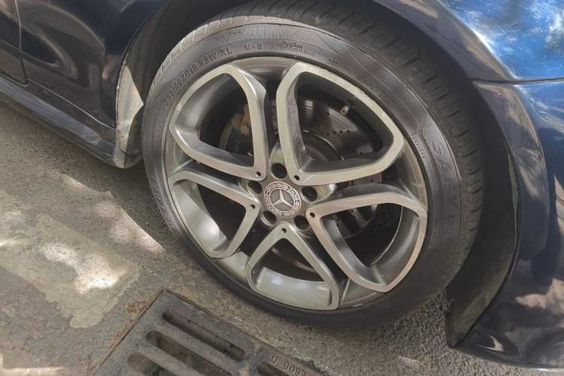 Used Mercedes-Benz E-Class 2014 E 200 Coupe Right Front Wheel Hub