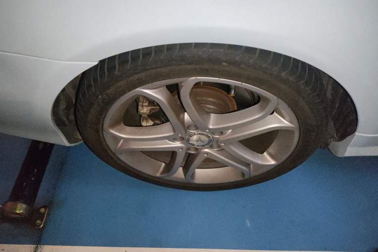 Used Mercedes-Benz E-Class 2014 E 260 Convertible Coupe Right Rear Wheel Hub