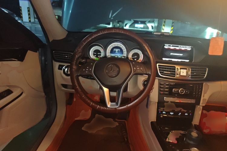 Used Mercedes-Benz E-Class 2014 Restyled E 260 L Sport Edition Steering Wheel