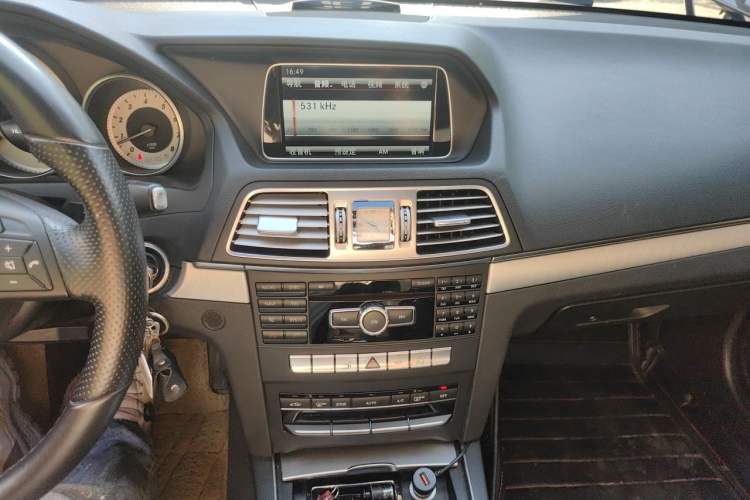 Used Mercedes-Benz E-Class 2014 E 260 Coupe Audio And AC Panel