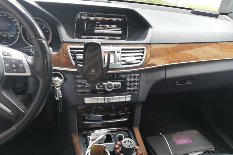 Used Mercedes-Benz E-Class 2014 E 260 L Audio And AC Panel